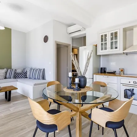 Breezy Rooftop House Semesterbostad