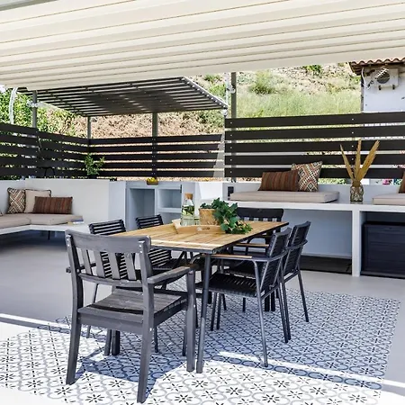 Breezy Rooftop House Skopelos Town